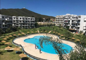 Joli appartement vue piscine